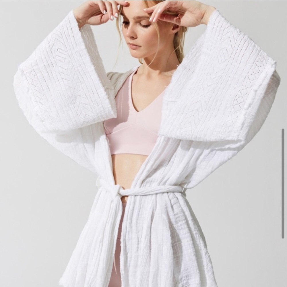 FREE PEOPLE One 🌸 Tie Wrap Kimono NWOT